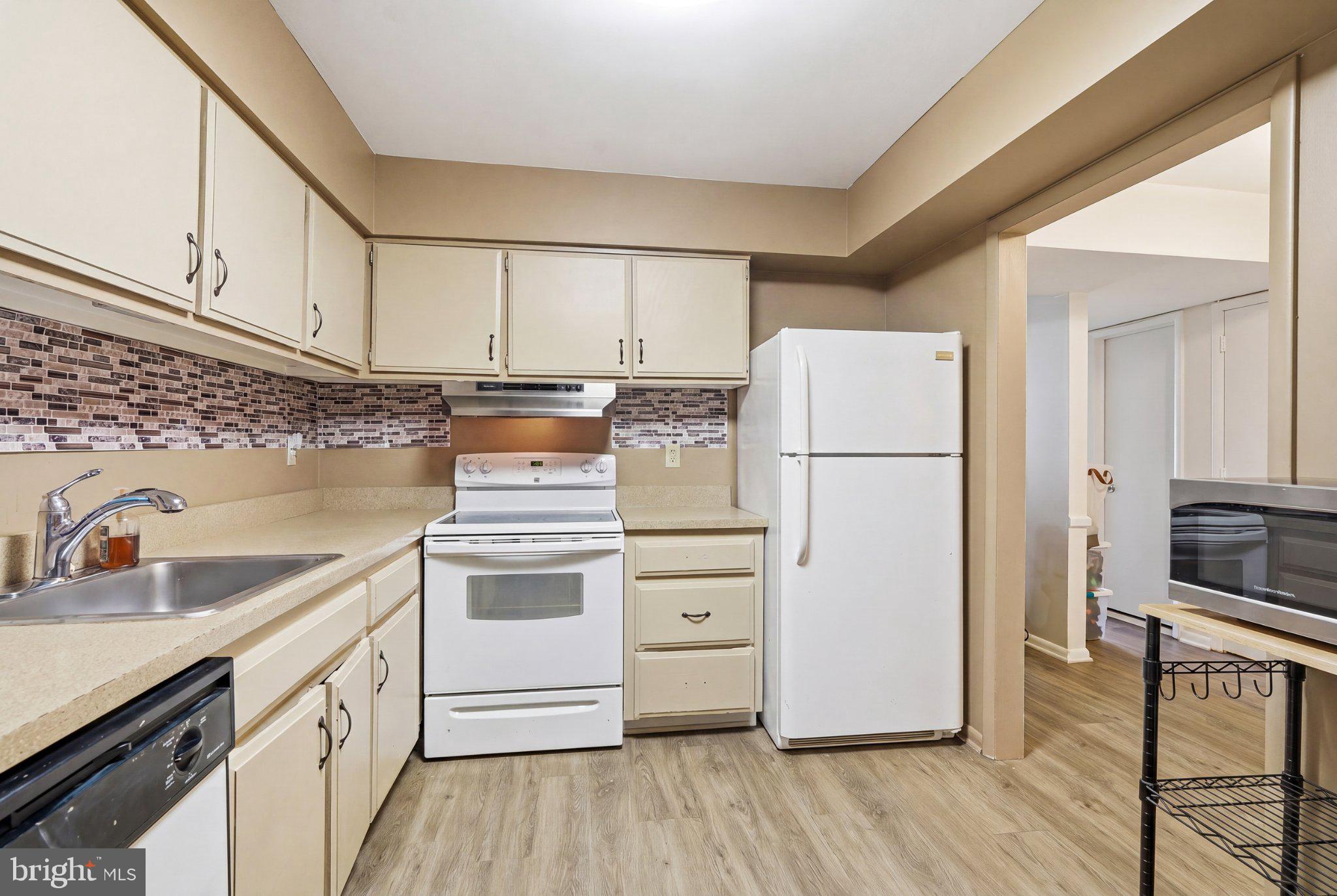 7 DENNISON DRIVE D