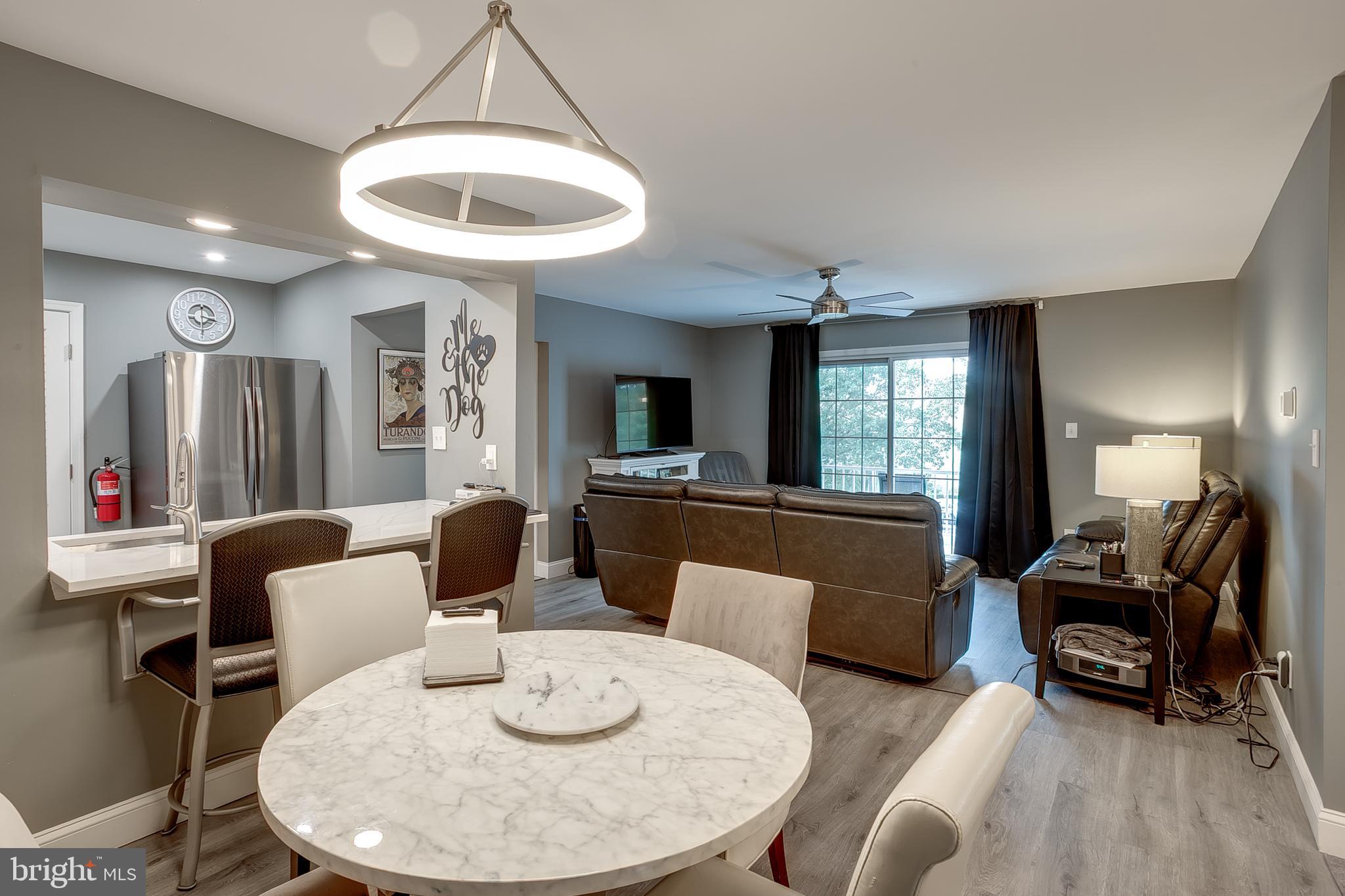 993 SCOTSWOOD COURT B