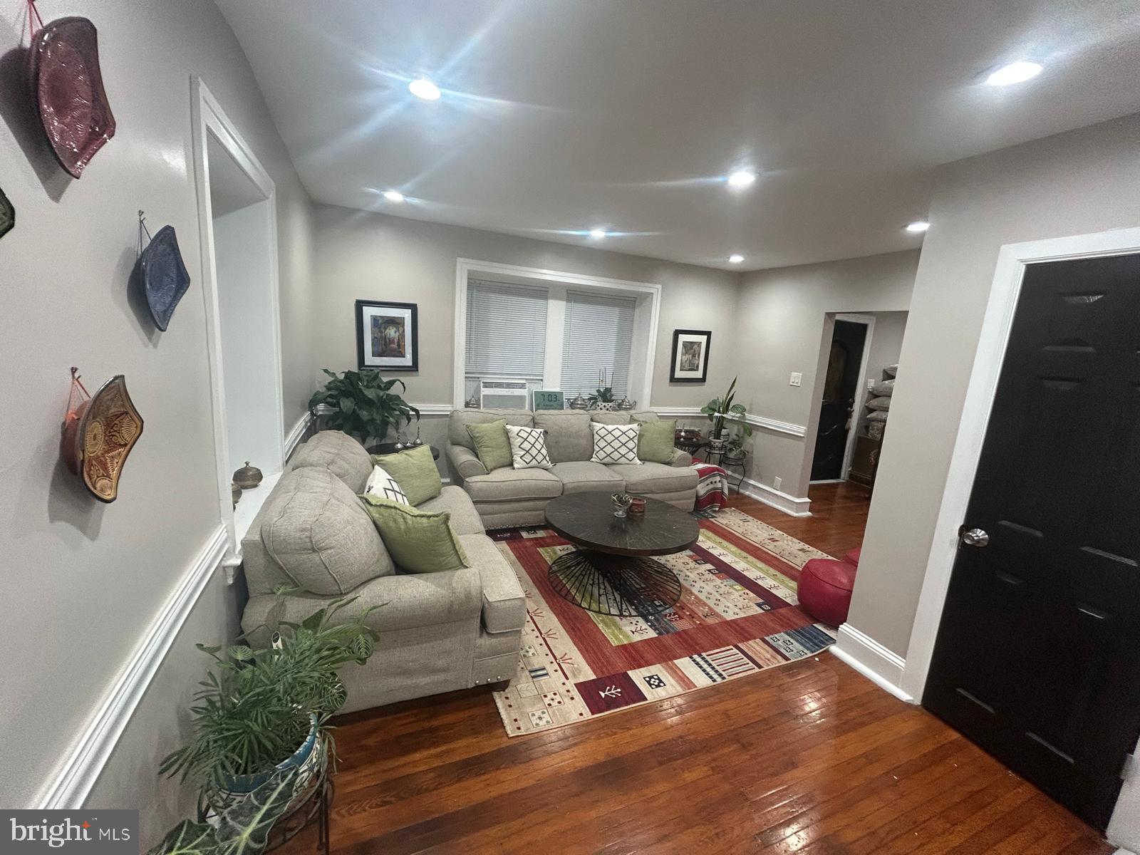 BEVERLY HILLS - Residential