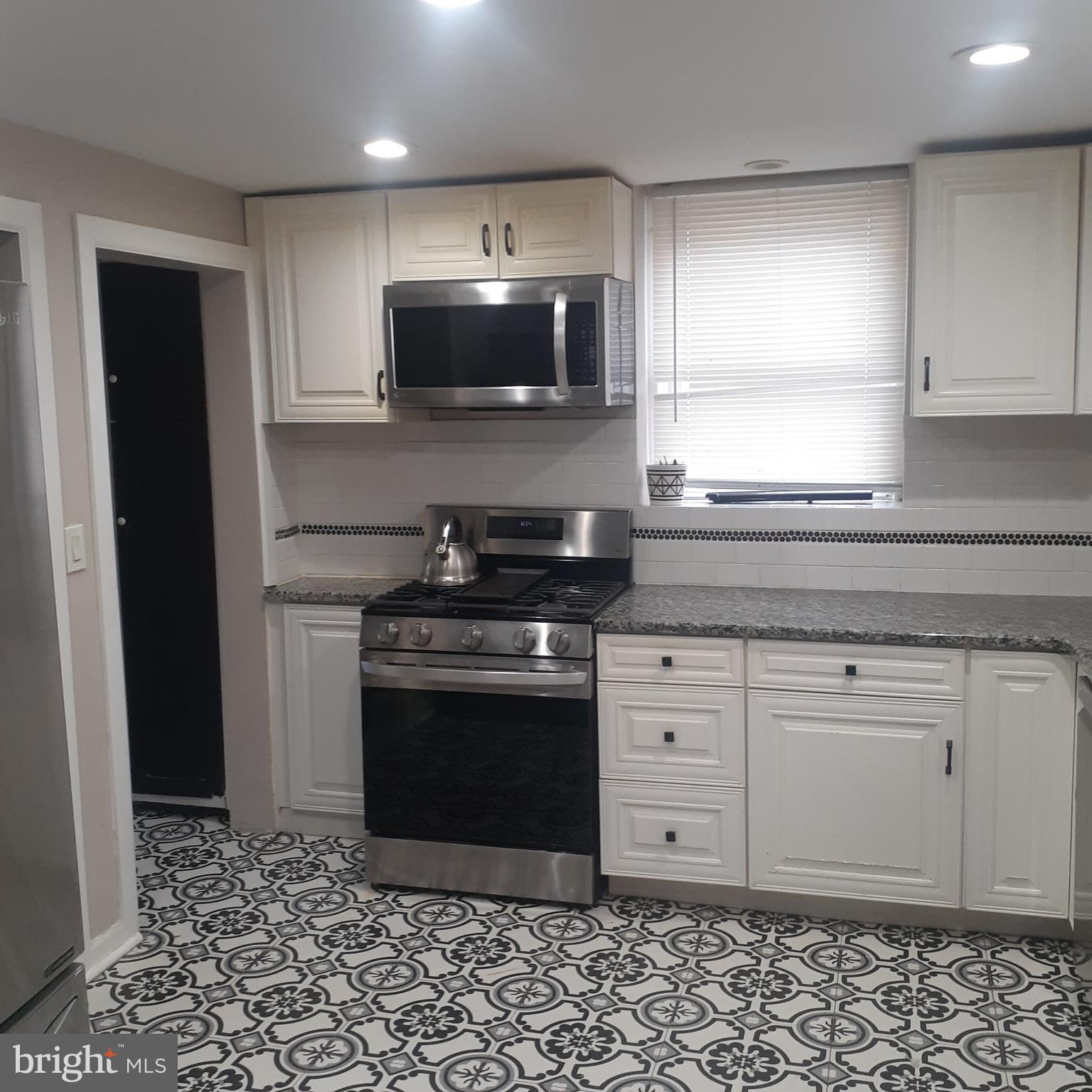 BEVERLY HILLS - Residential