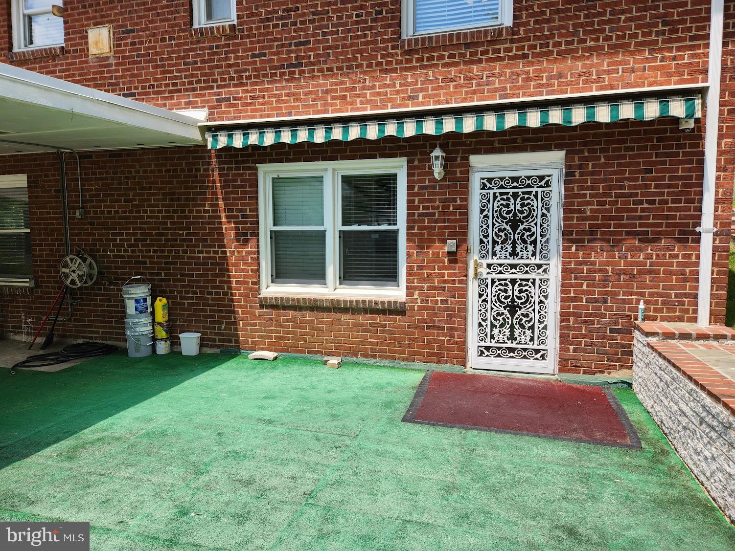 HILLCREST GARDENS - Residential Lease