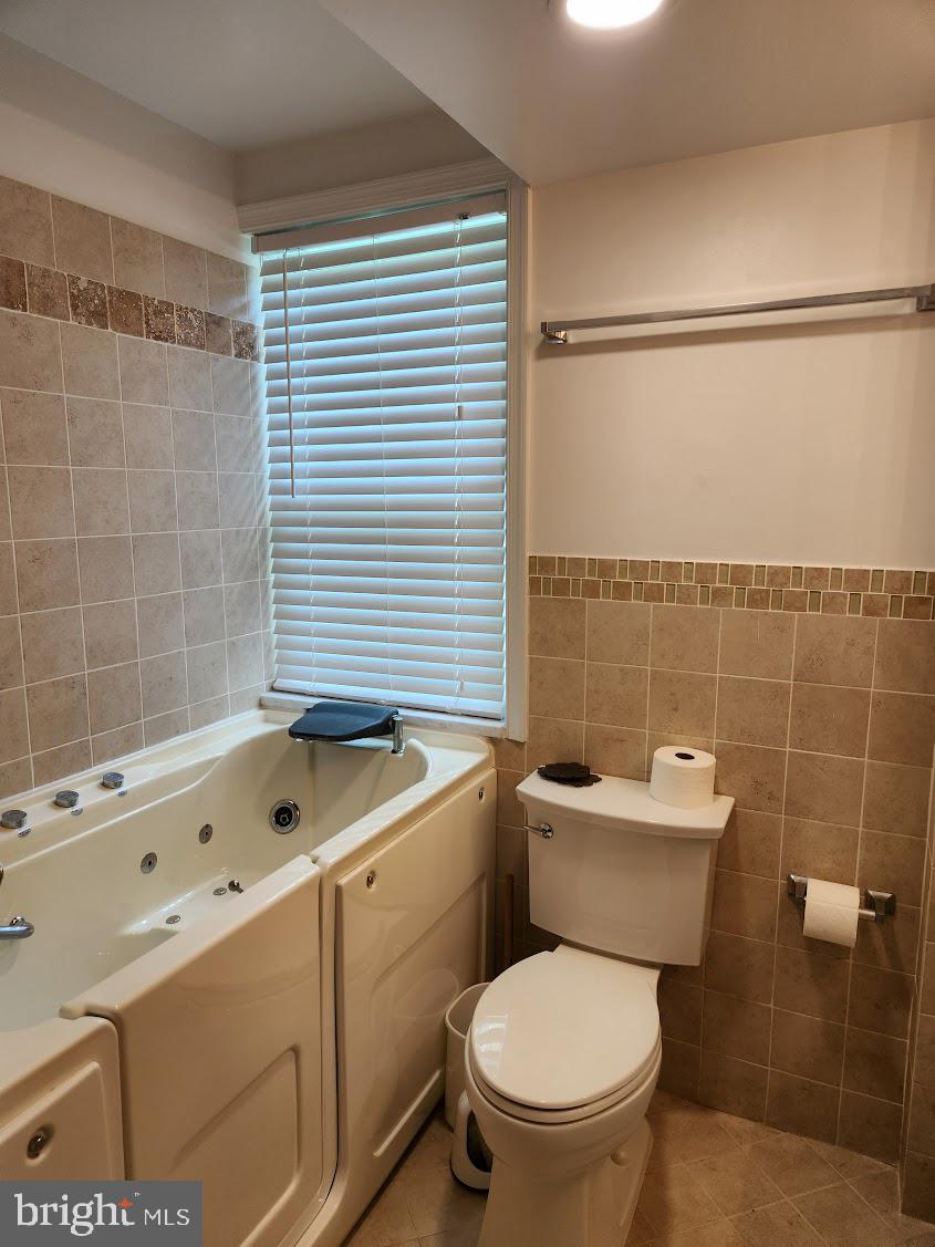 HILLCREST GARDENS - Residential Lease