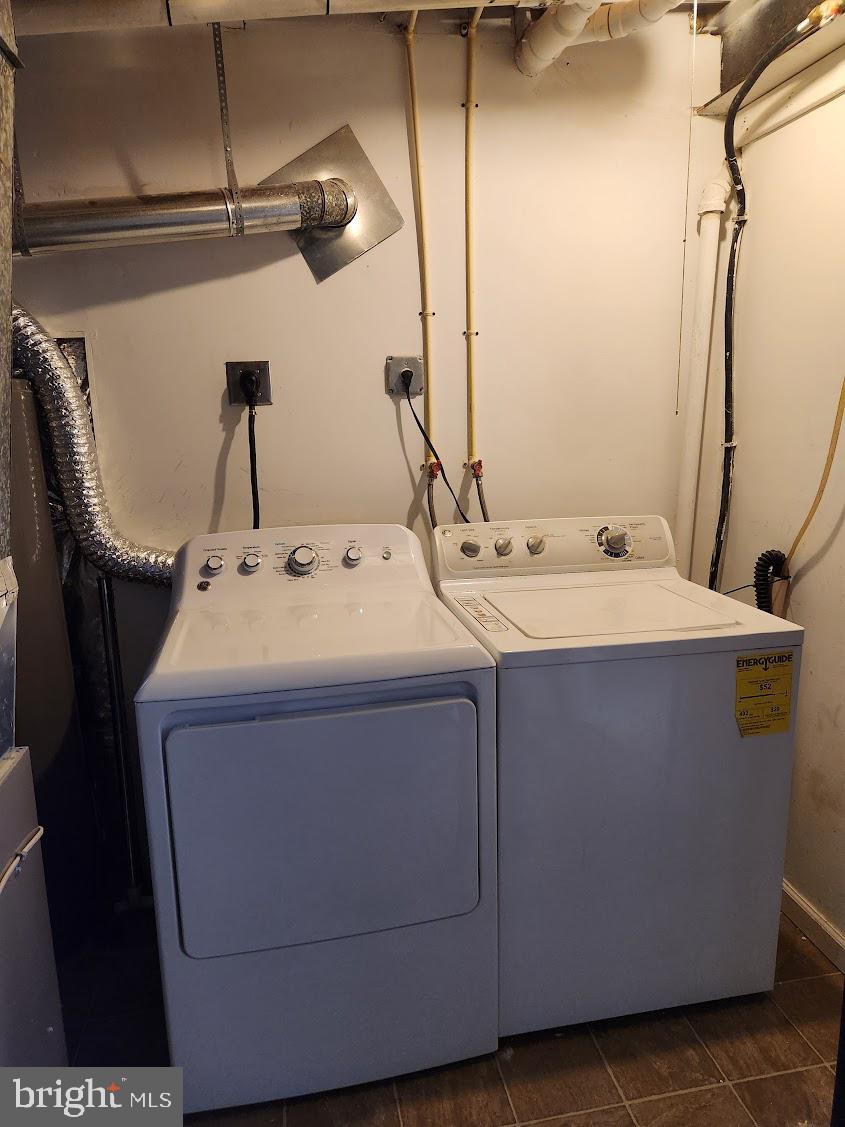 HILLCREST GARDENS - Residential Lease