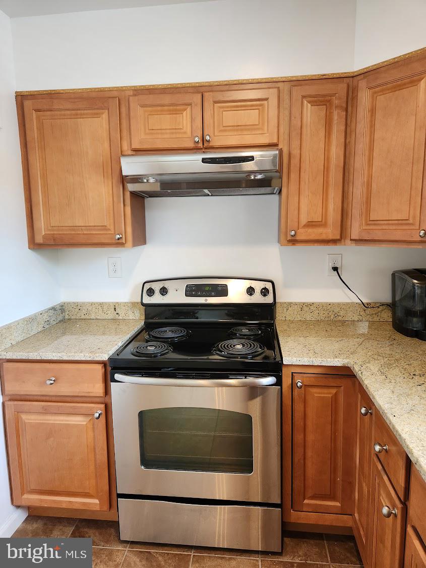 HILLCREST GARDENS - Residential Lease