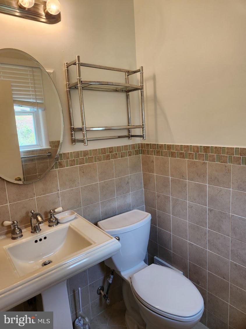 HILLCREST GARDENS - Residential Lease