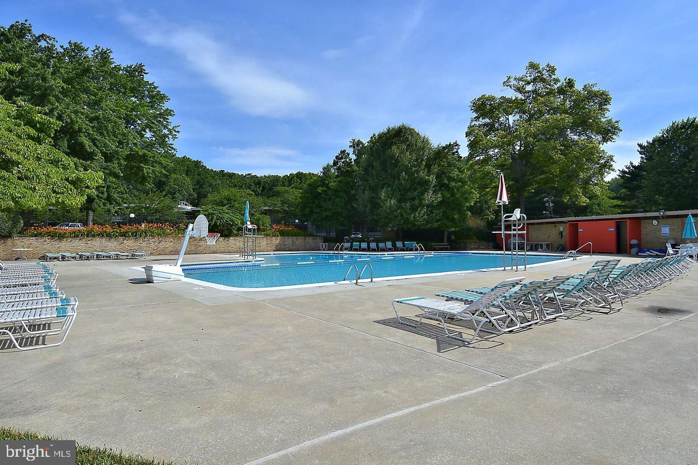 LAKESIDE TERRACE - Residential