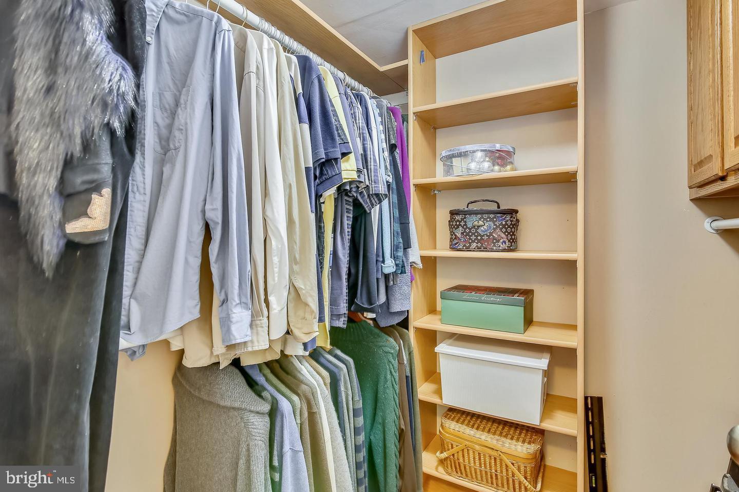 LAKESIDE TERRACE - Residential