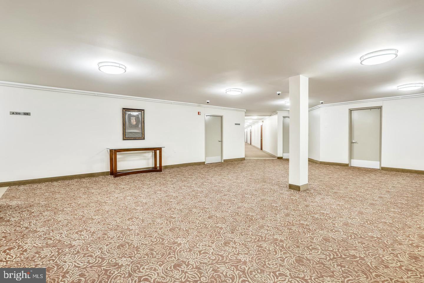 LAKESIDE TERRACE - Residential