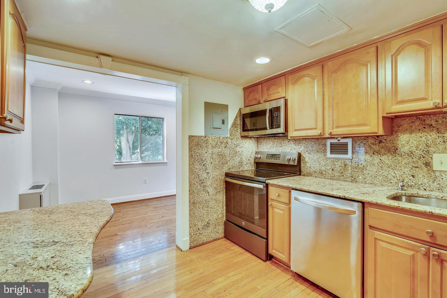 LAKESIDE TERRACE - Residential