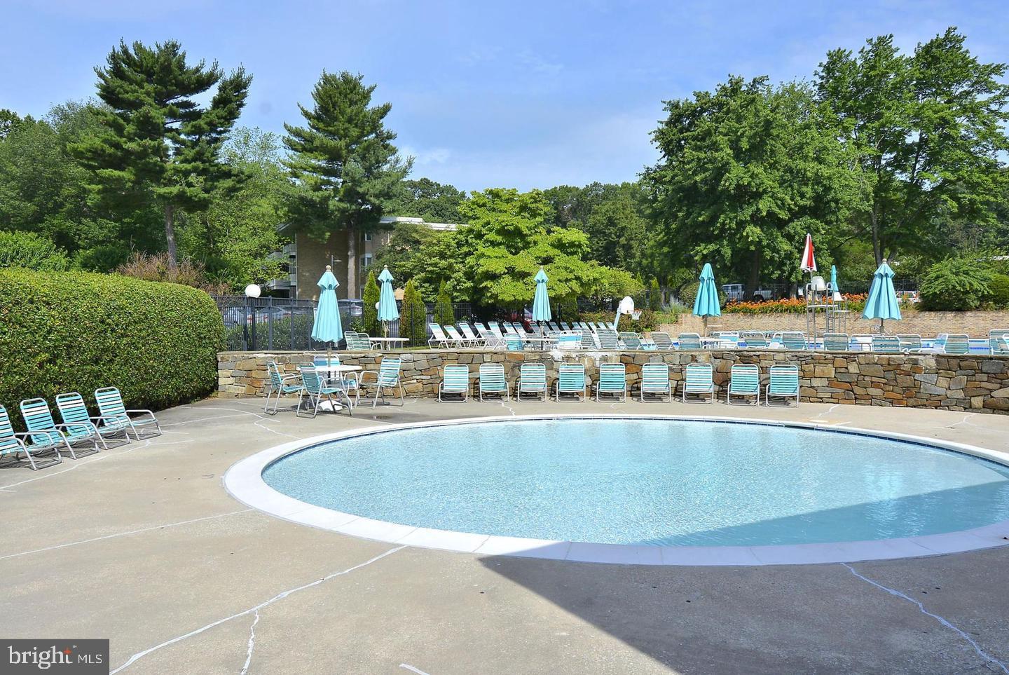 LAKESIDE TERRACE - Residential