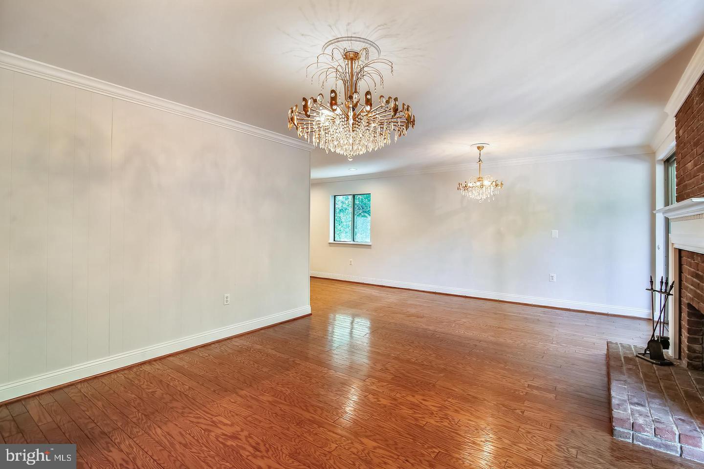 LAKESIDE TERRACE - Residential