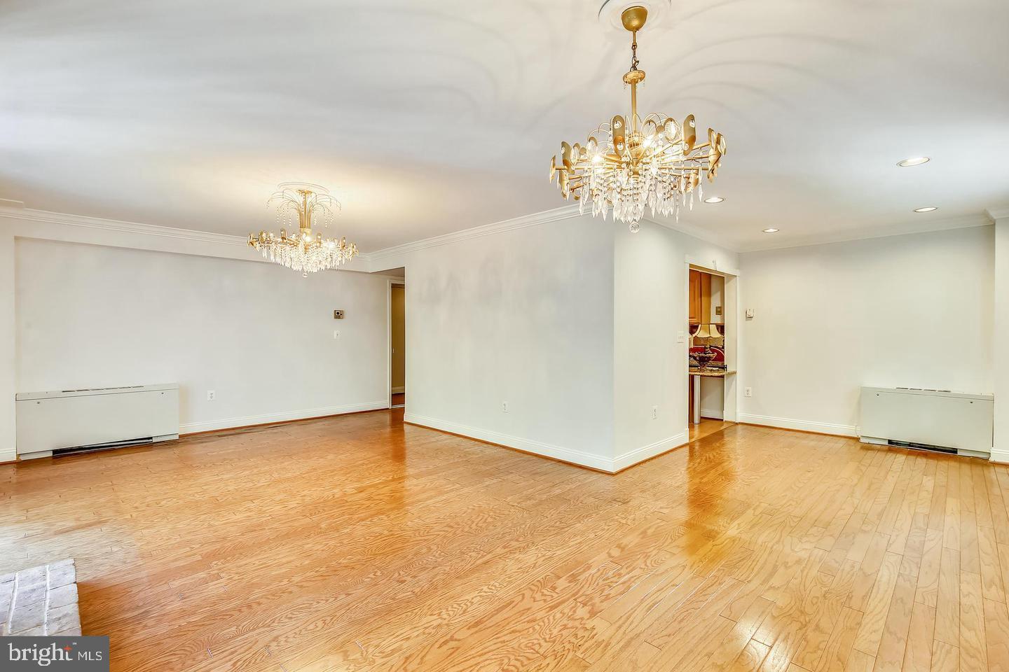 LAKESIDE TERRACE - Residential