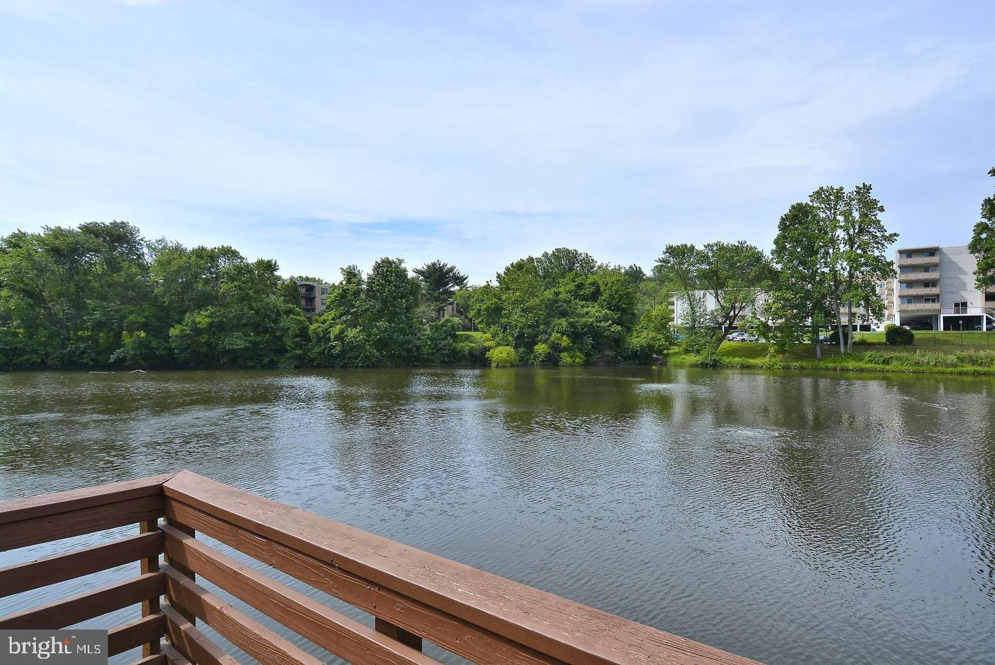 LAKESIDE TERRACE - Residential
