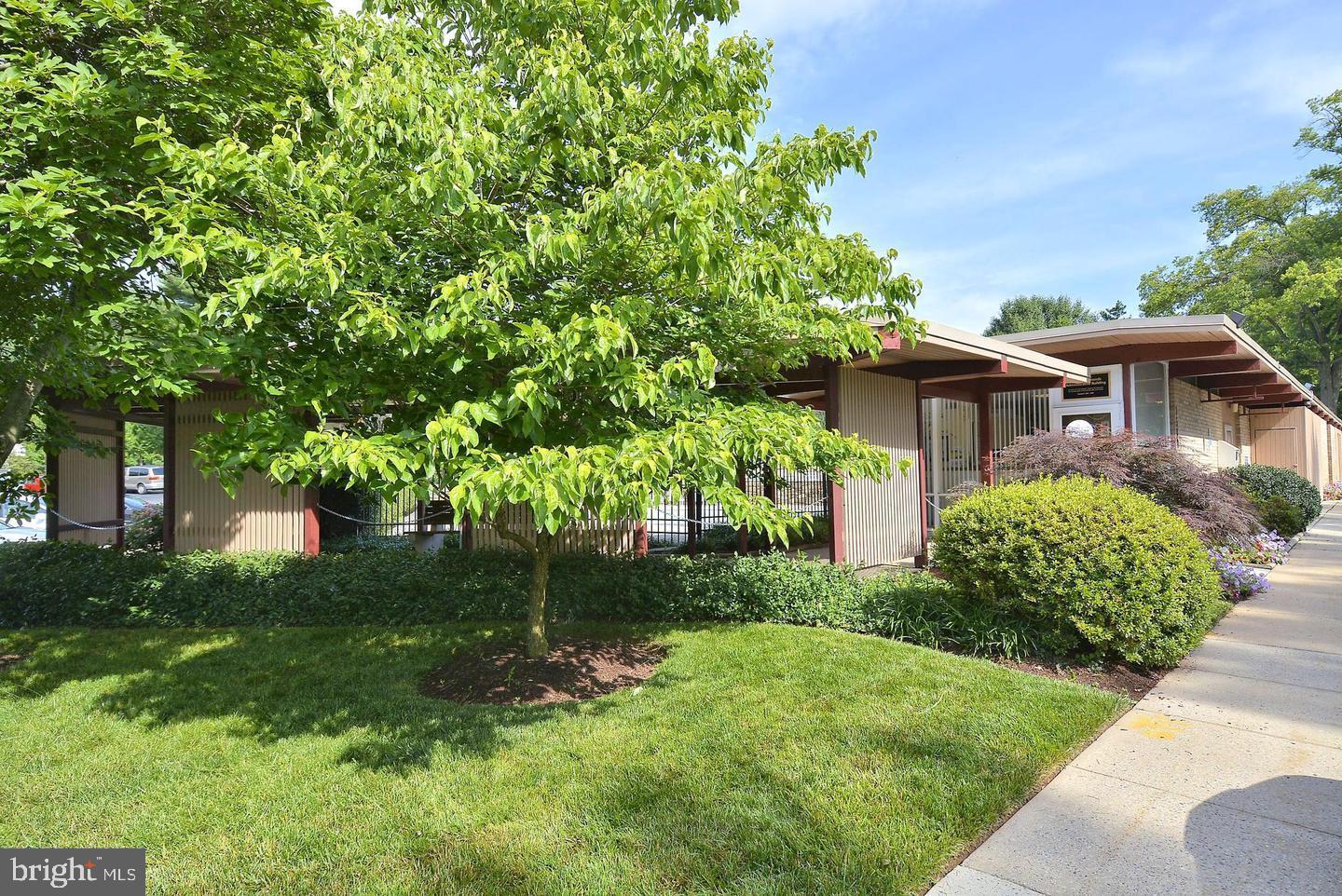 LAKESIDE TERRACE - Residential