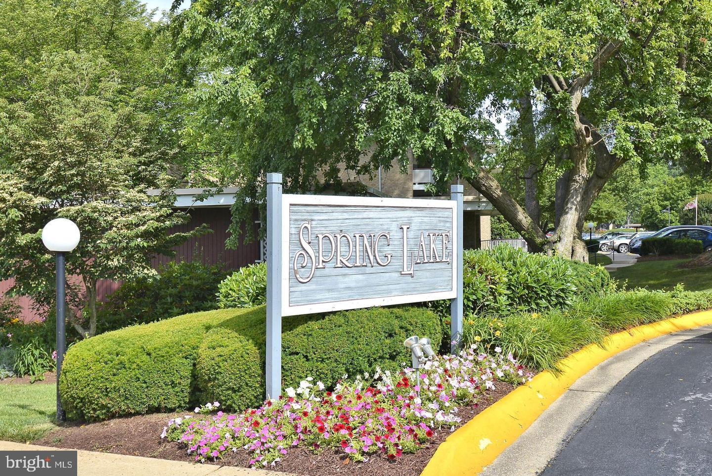 LAKESIDE TERRACE - Residential