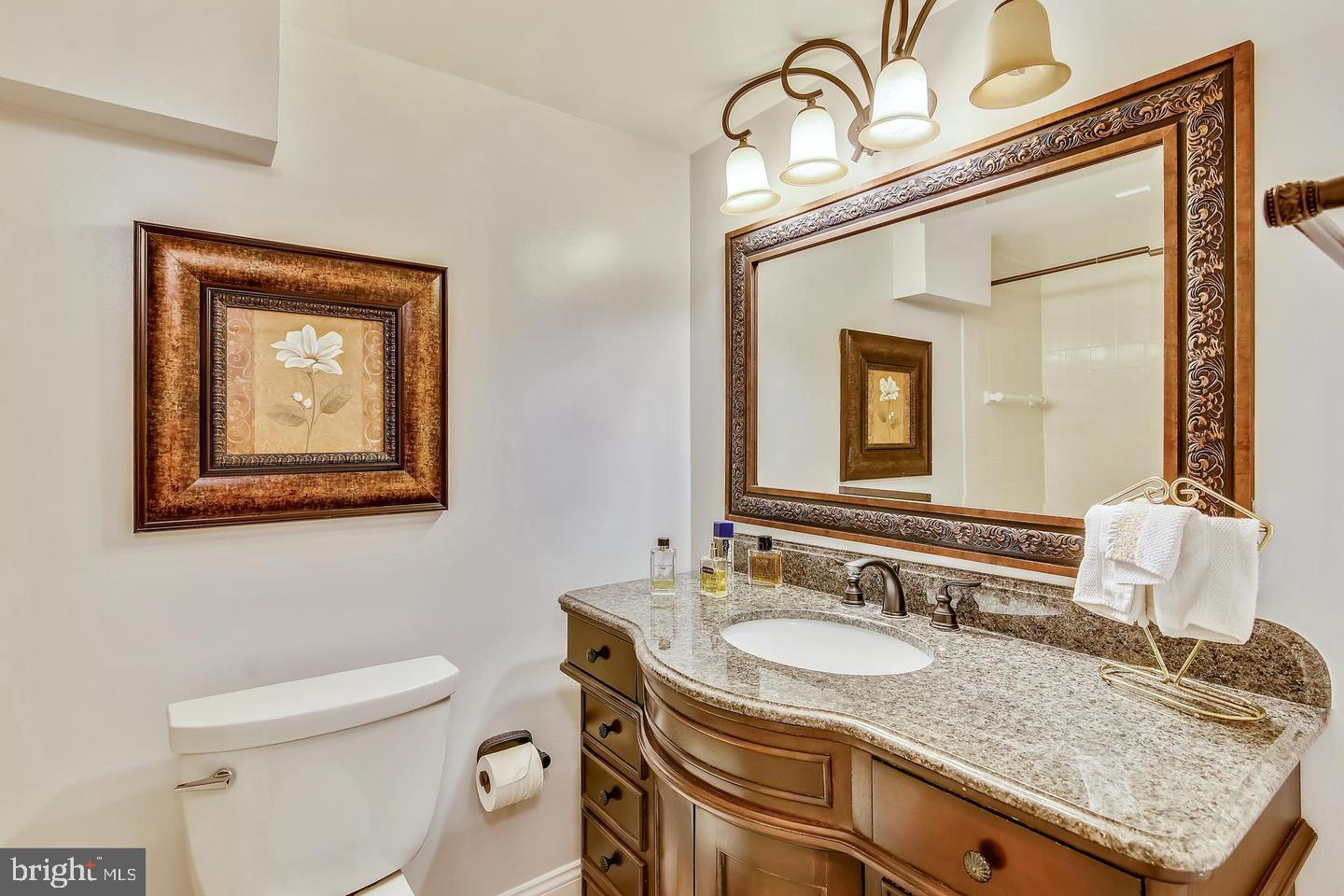 LAKESIDE TERRACE - Residential