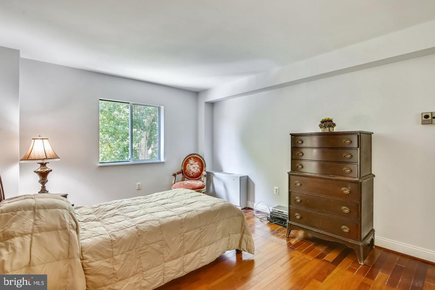 LAKESIDE TERRACE - Residential