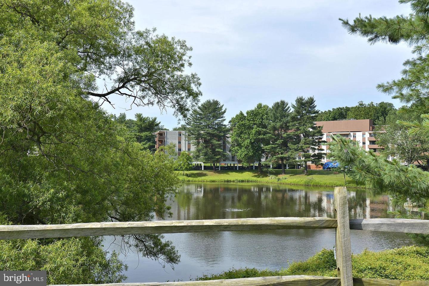 LAKESIDE TERRACE - Residential