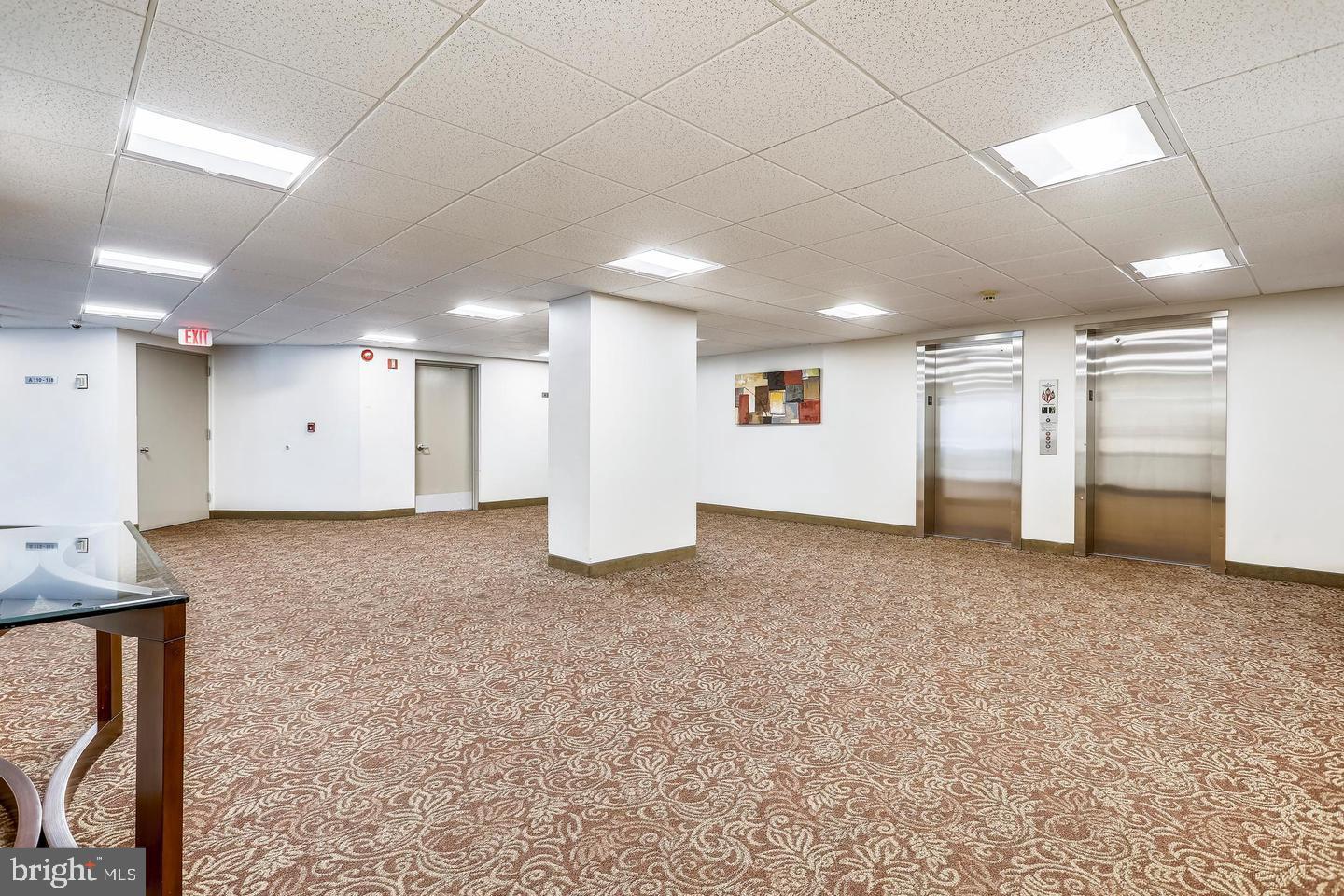 LAKESIDE TERRACE - Residential