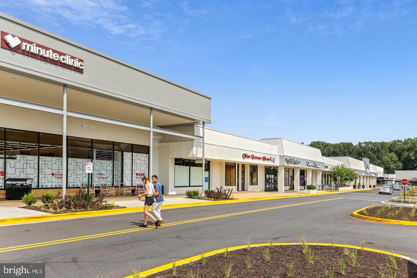 LAKESIDE TERRACE - Residential
