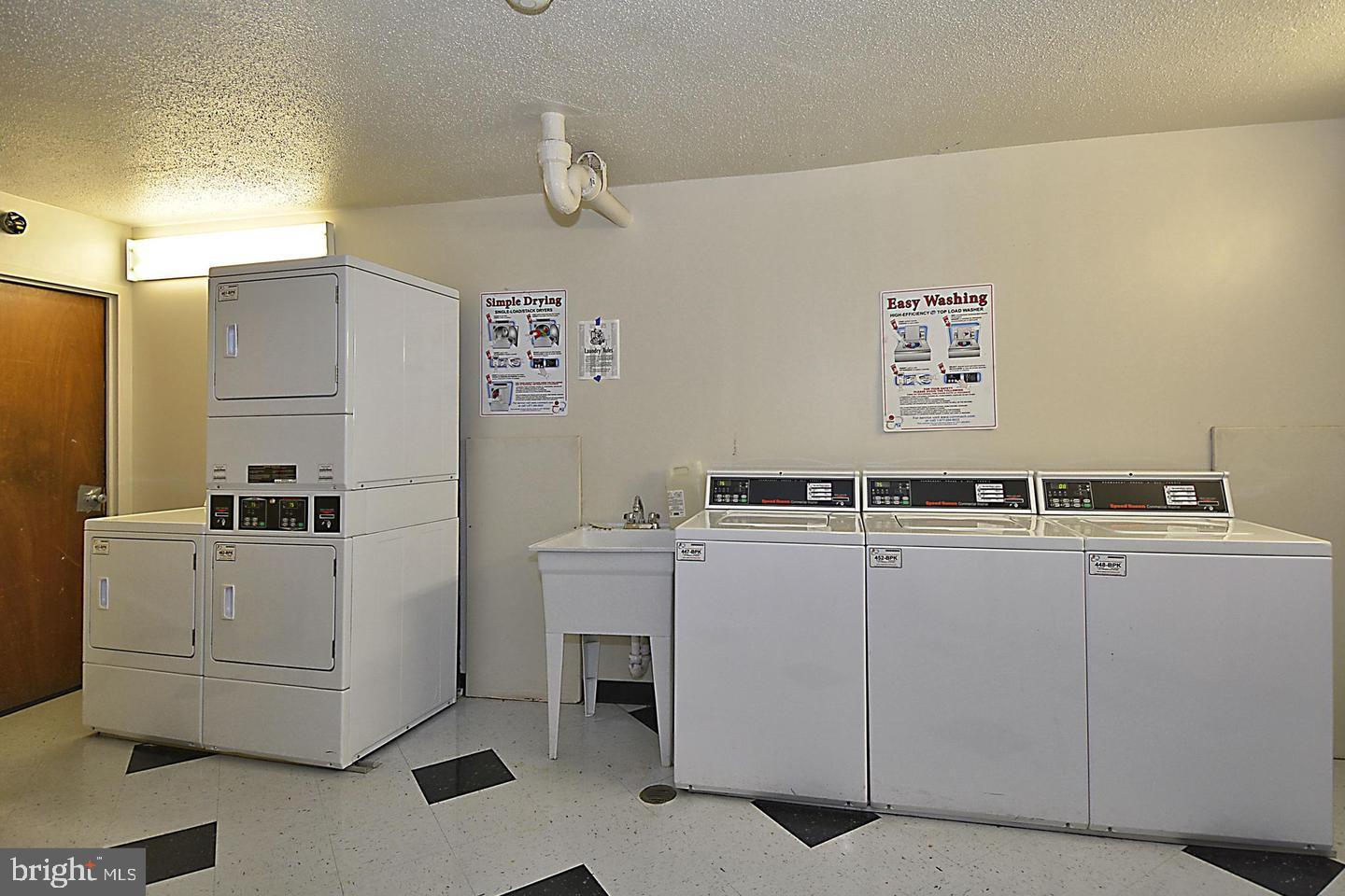 LAKESIDE TERRACE - Residential