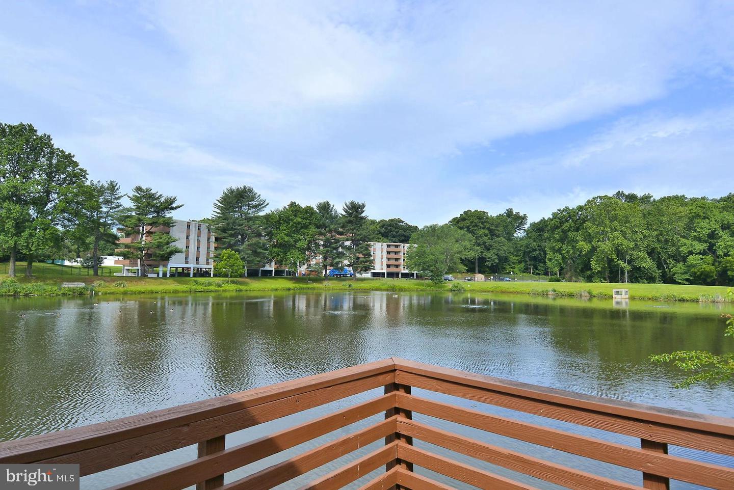 LAKESIDE TERRACE - Residential