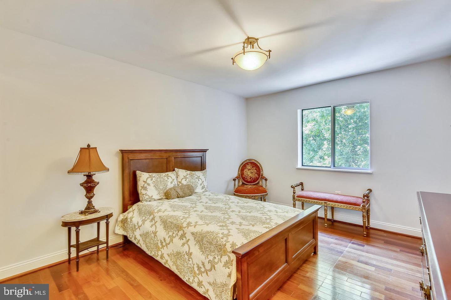 LAKESIDE TERRACE - Residential