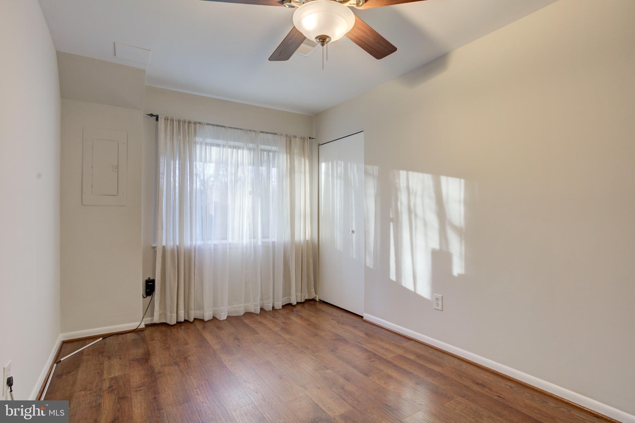 RESTON - Residential