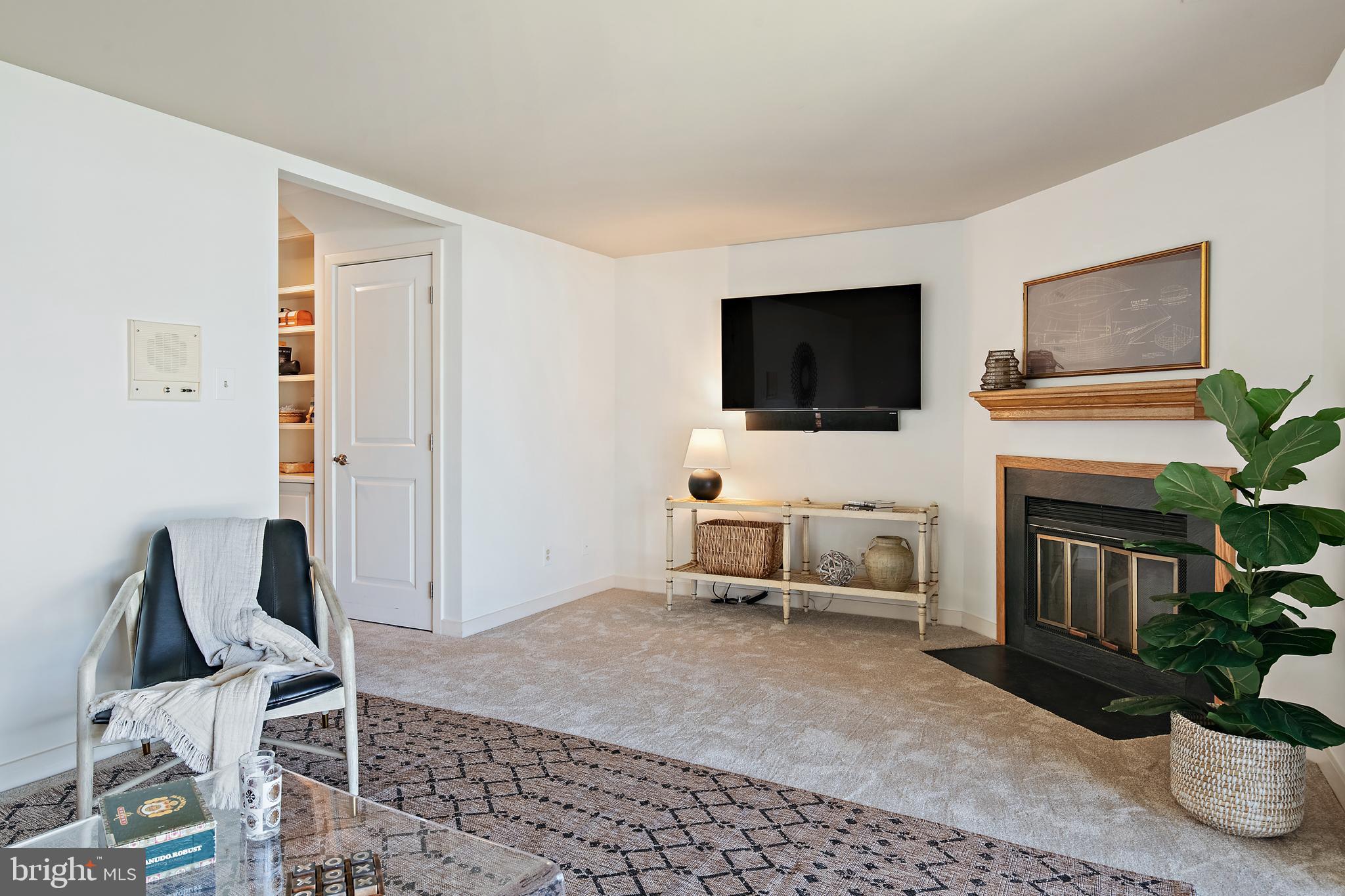 CHESAPEAKE HARBOUR - Residential