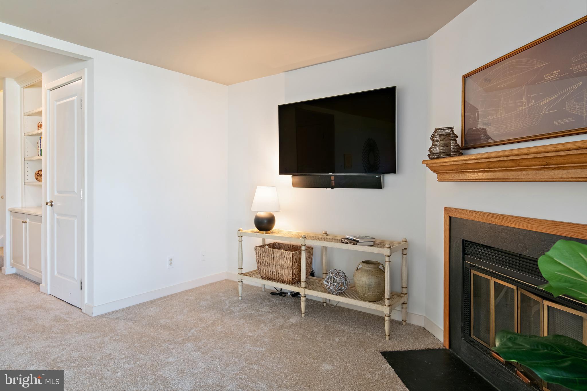 CHESAPEAKE HARBOUR - Residential