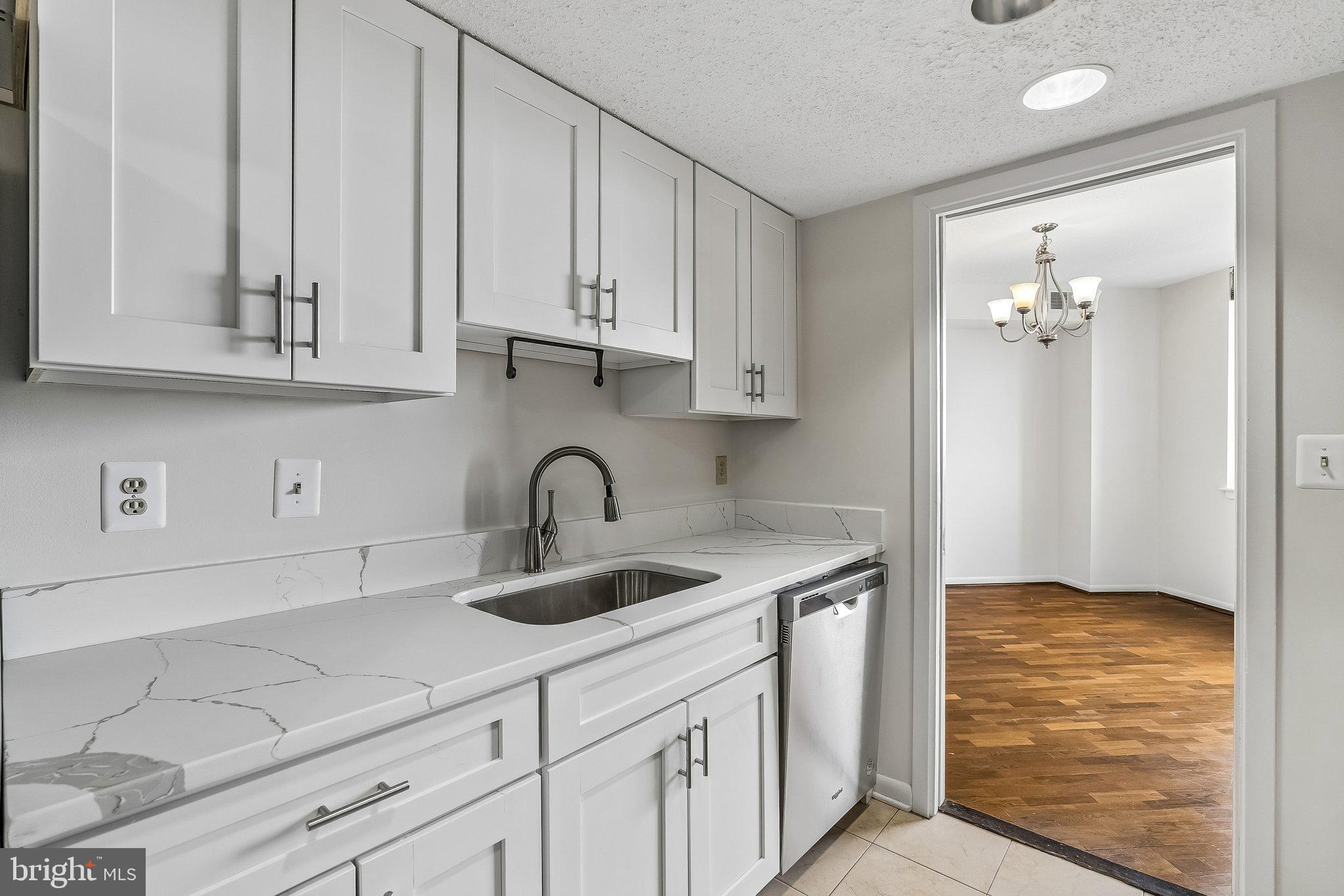 SKYLINE SQUARE CONDO - Residential