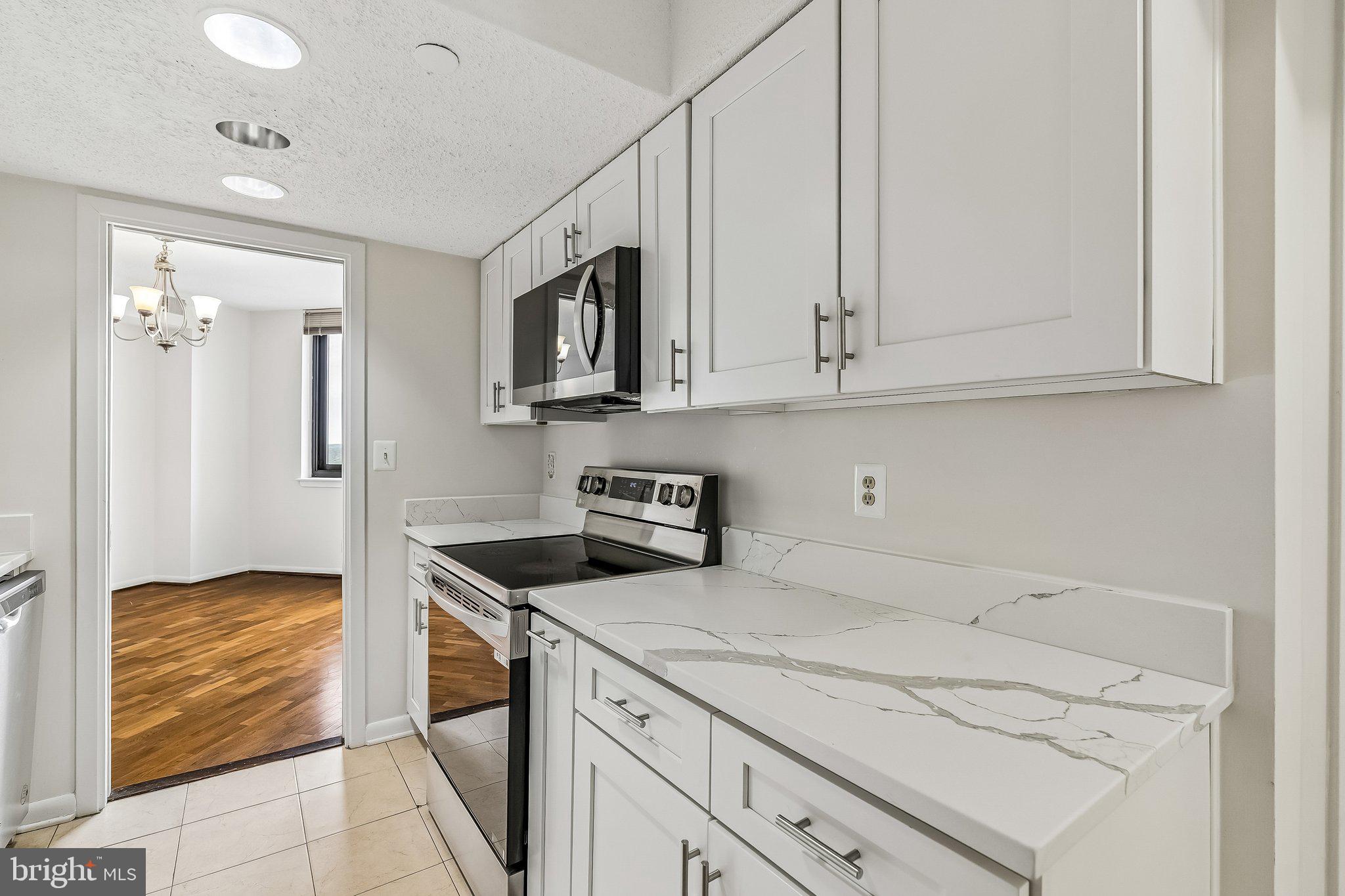 SKYLINE SQUARE CONDO - Residential