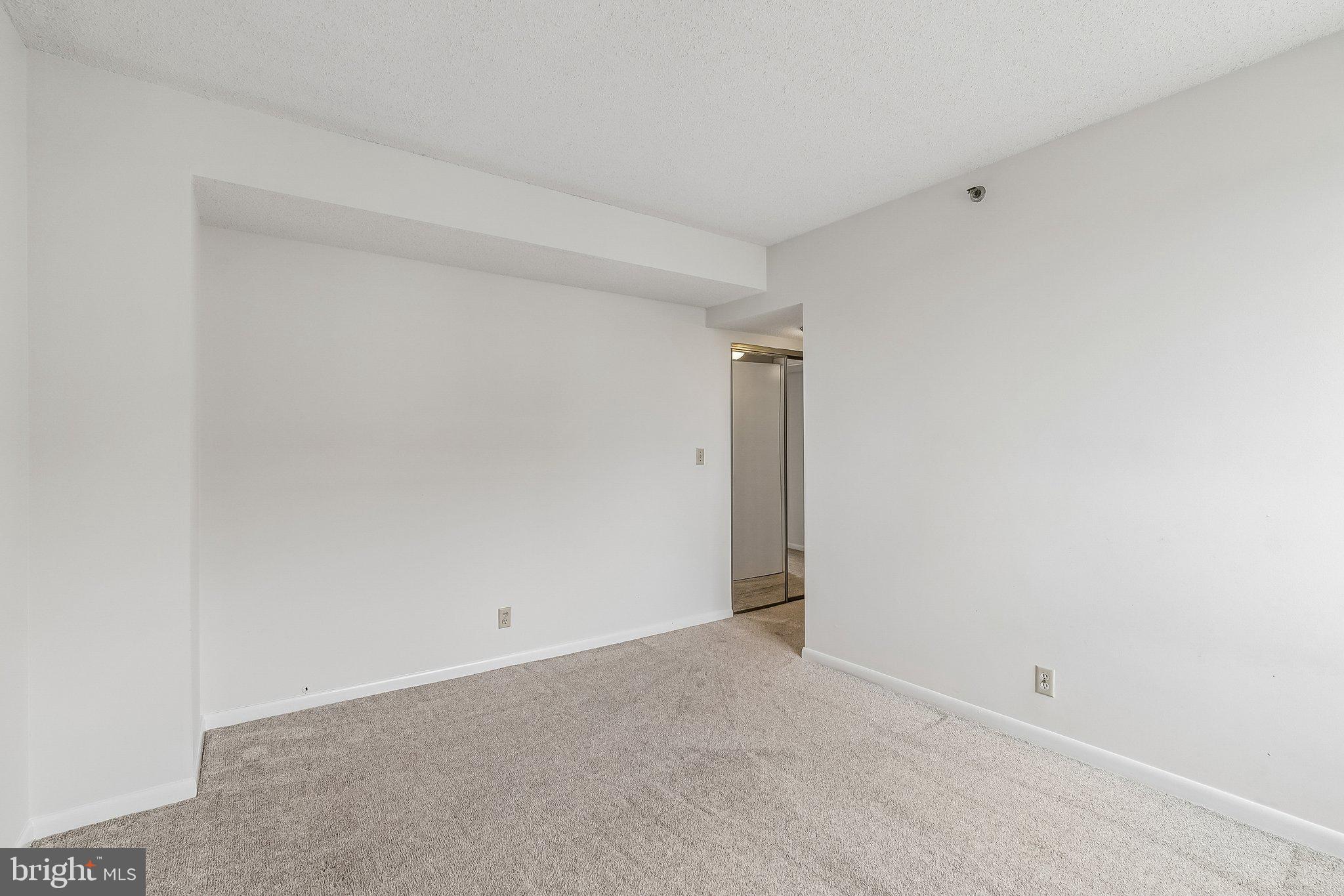 SKYLINE SQUARE CONDO - Residential