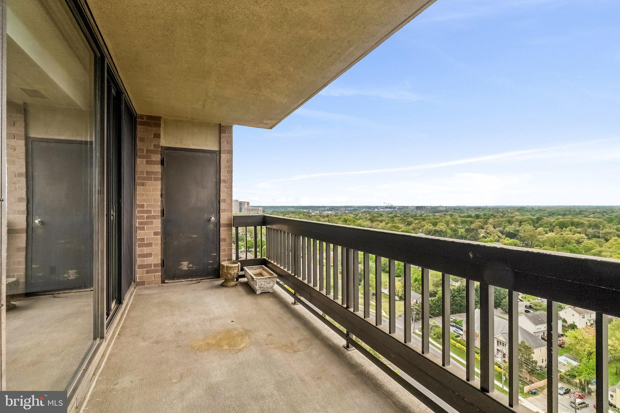 SKYLINE SQUARE CONDO - Residential