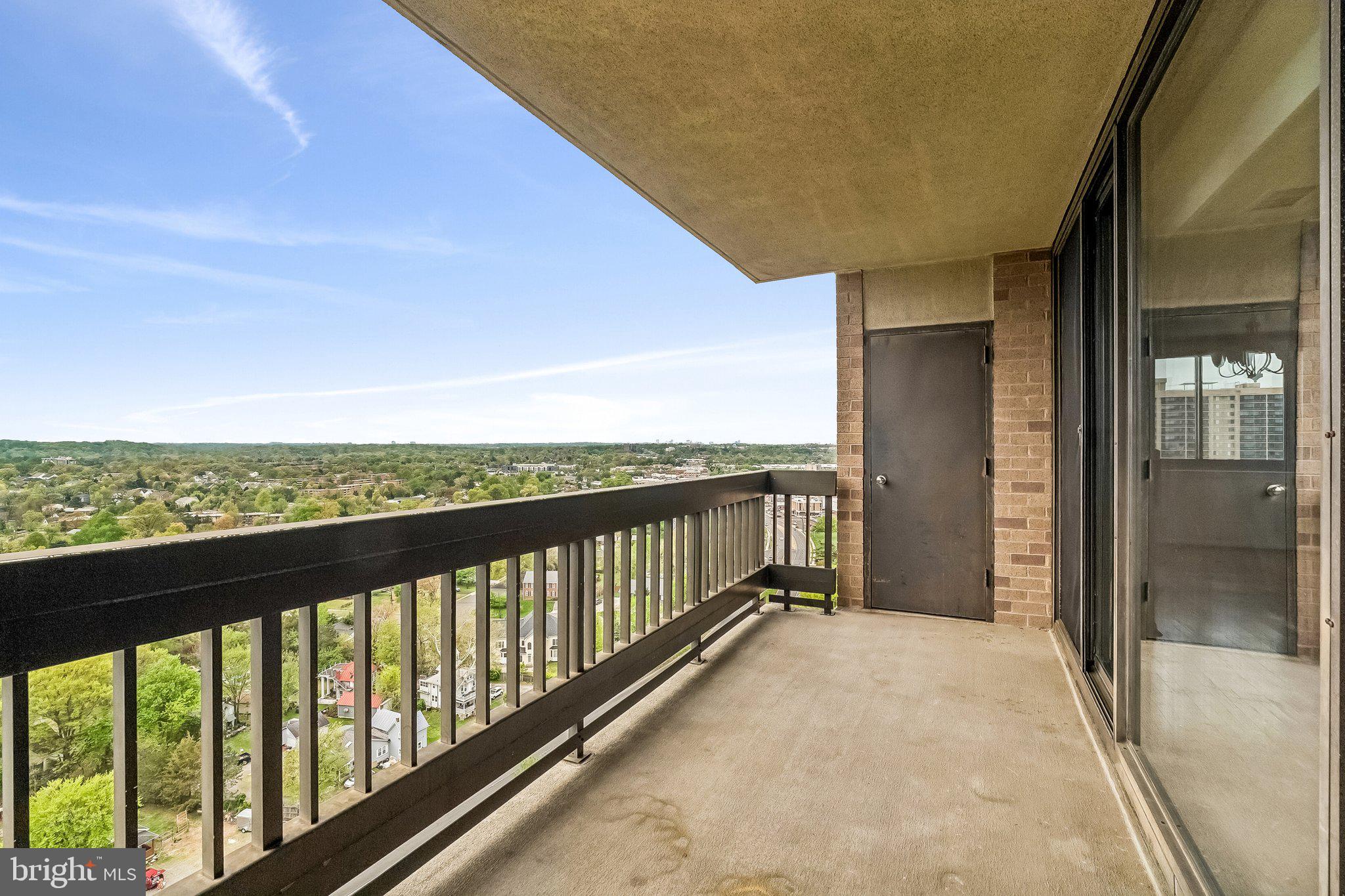 SKYLINE SQUARE CONDO - Residential