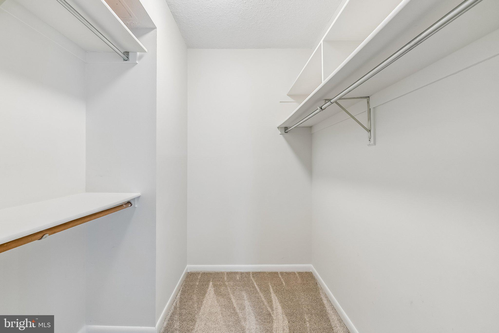 SKYLINE SQUARE CONDO - Residential