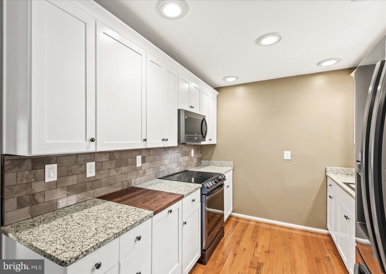 ASHTON VILLAGE - Residential