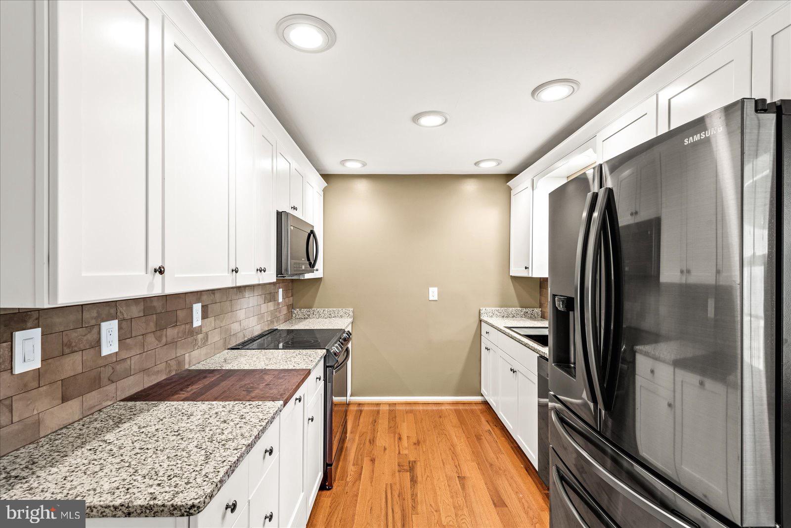 ASHTON VILLAGE - Residential