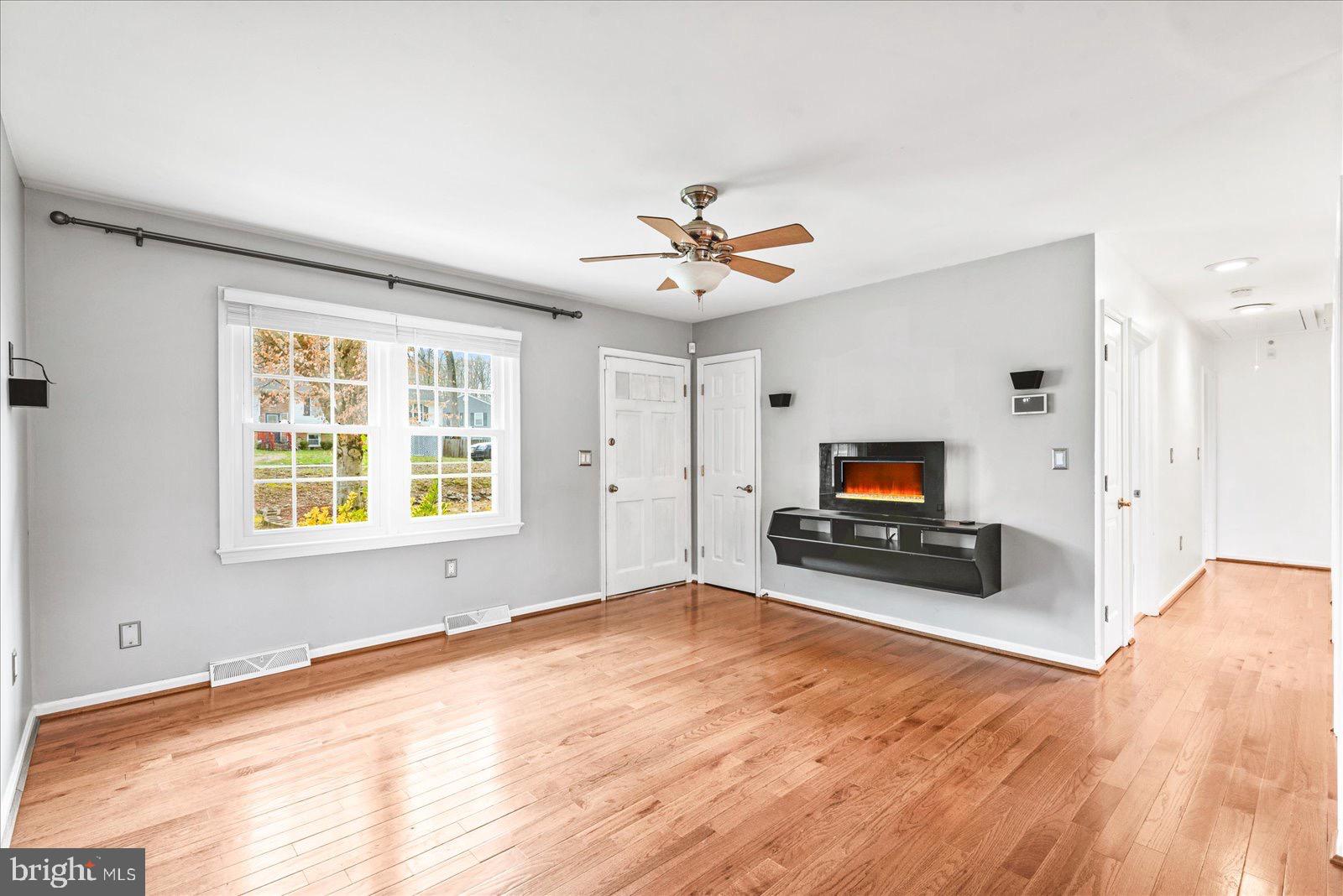 ASHTON VILLAGE - Residential