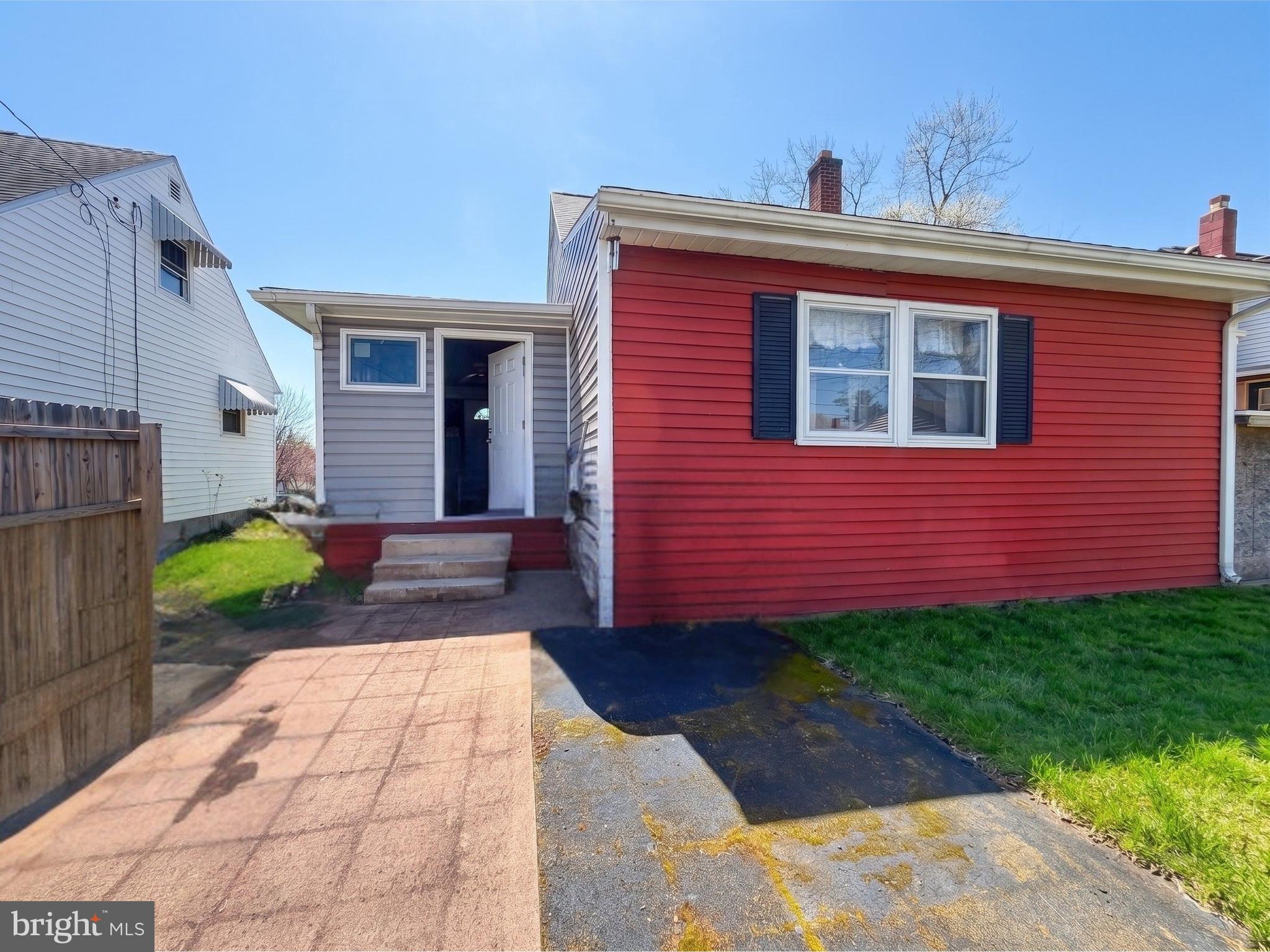 MIDDLETOWN - Residential