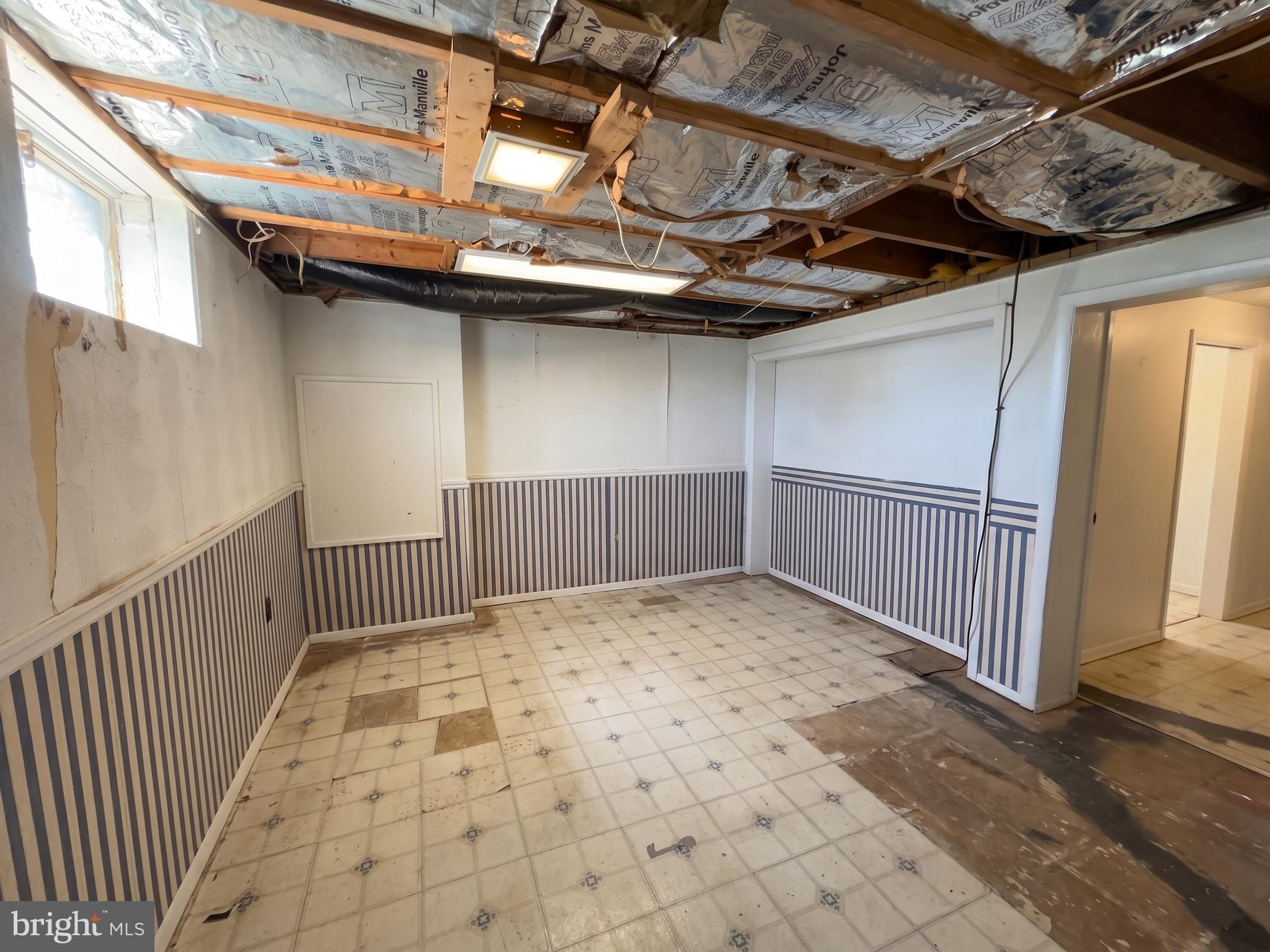 MIDDLETOWN - Residential