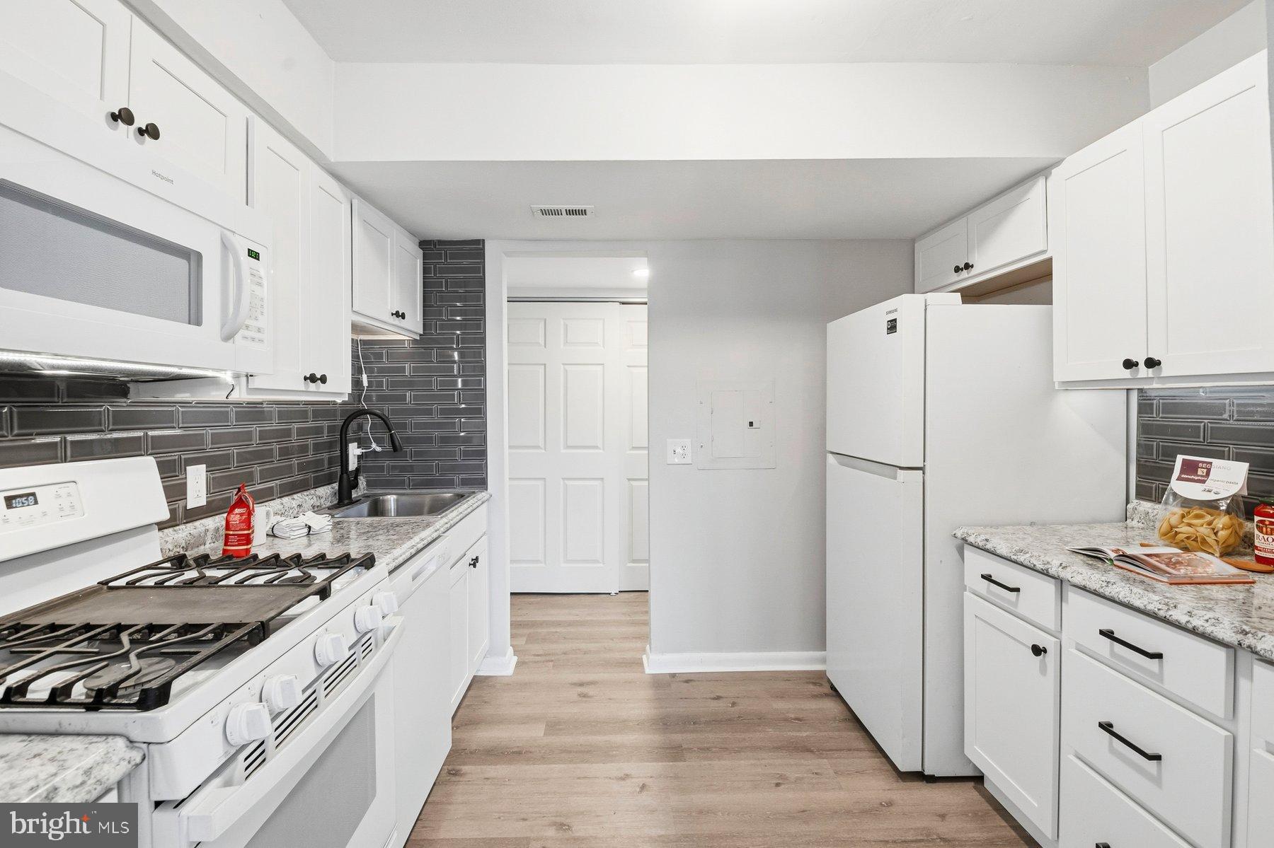 VILLAGE OF LONG REACH - Residential