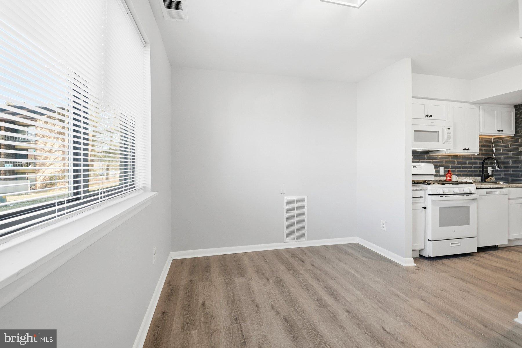 VILLAGE OF LONG REACH - Residential