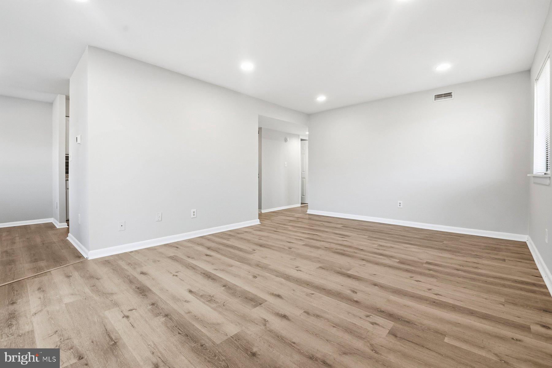 VILLAGE OF LONG REACH - Residential