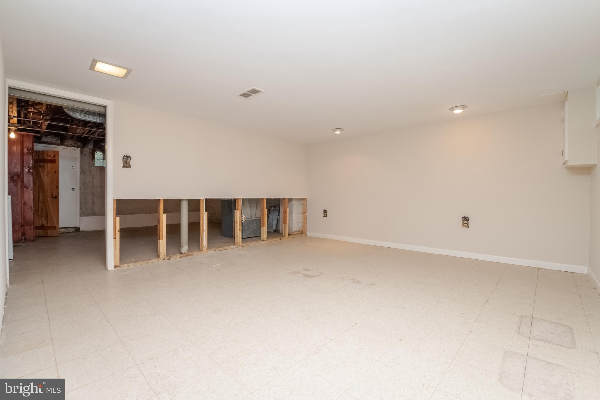 IDLEWOOD - Residential