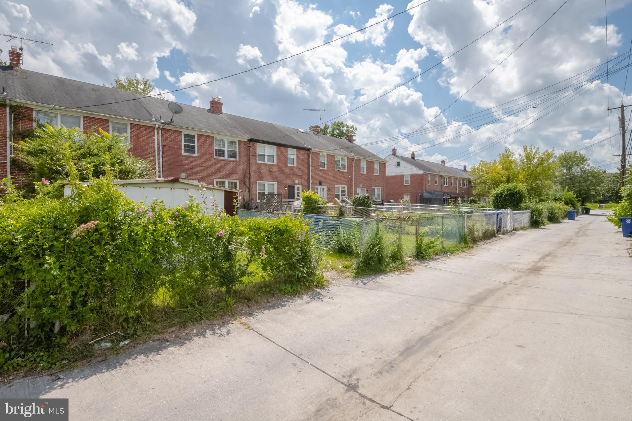 IDLEWOOD - Residential