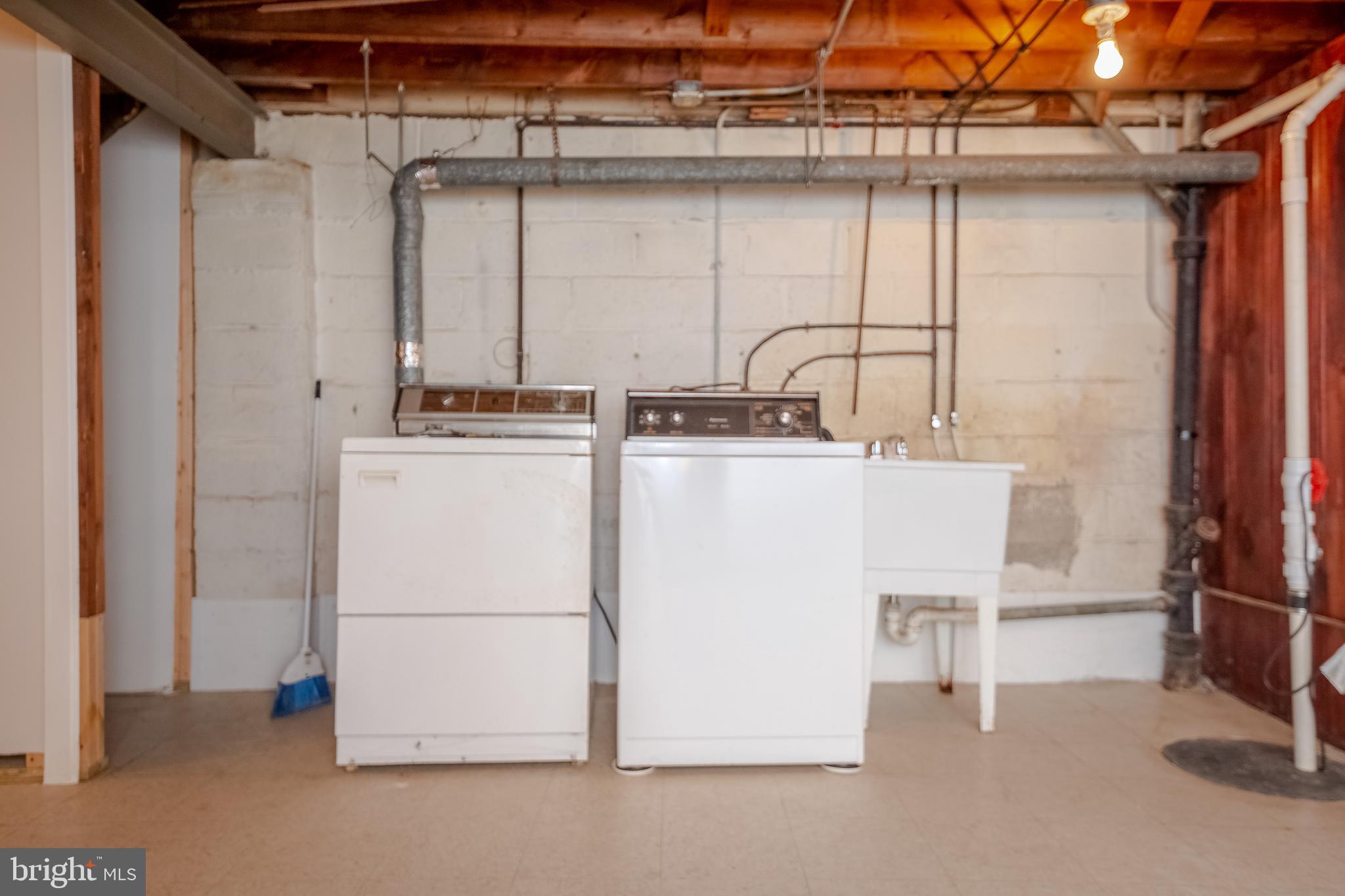 IDLEWOOD - Residential