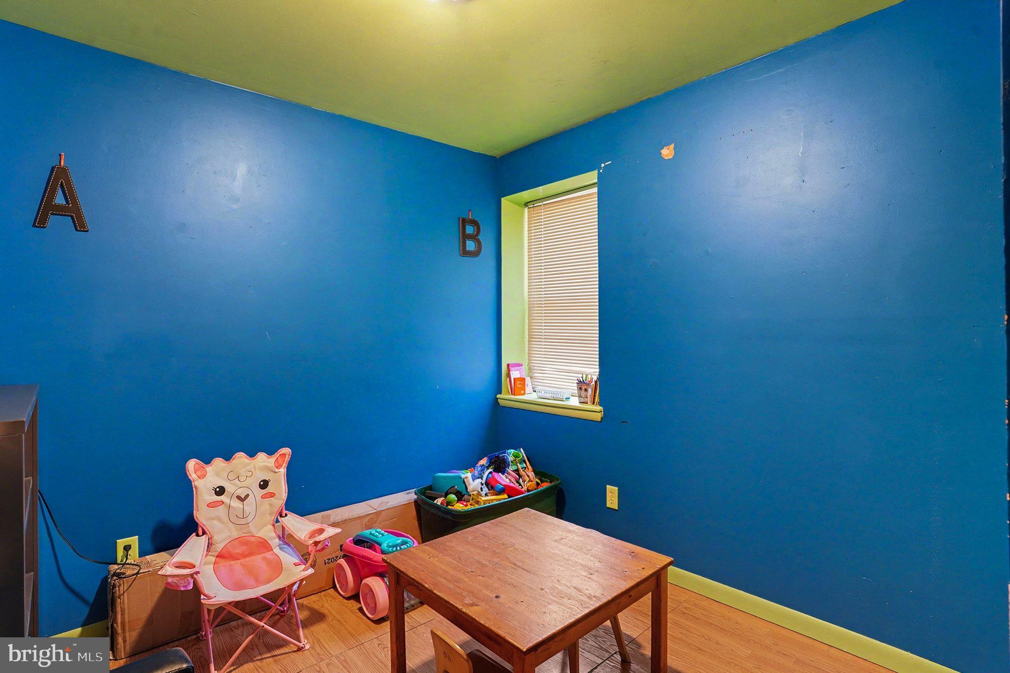 EDNOR GARDENS - LAKESIDE - Residential