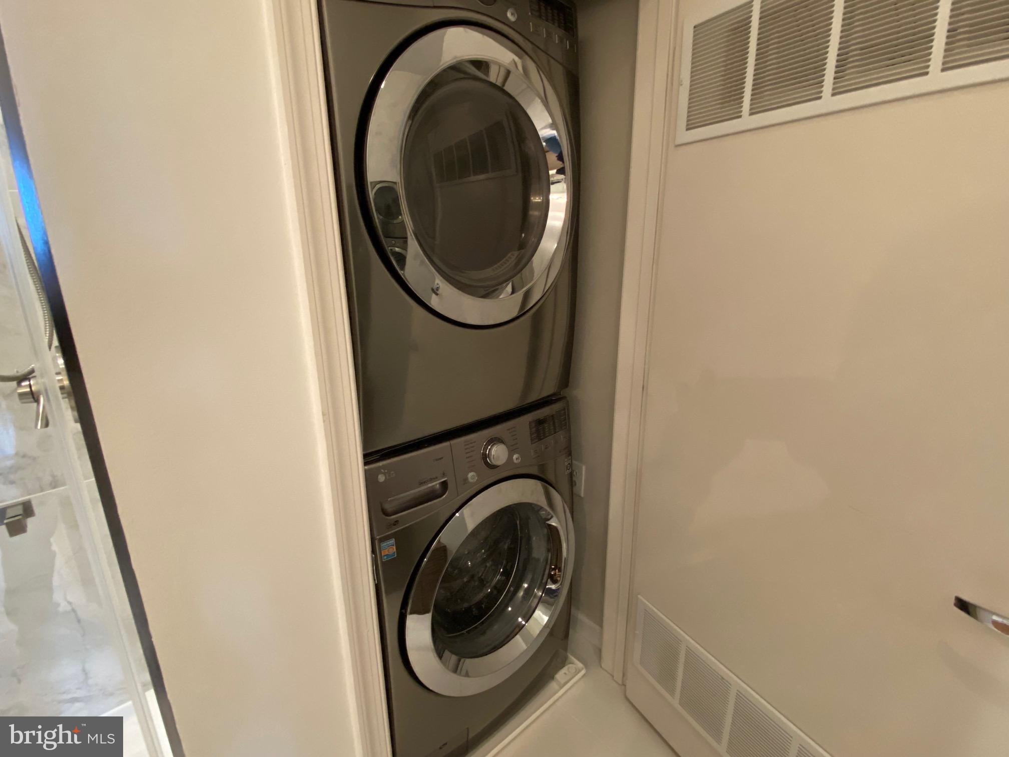 8045 AT SILVER SPRING METRO - Residential