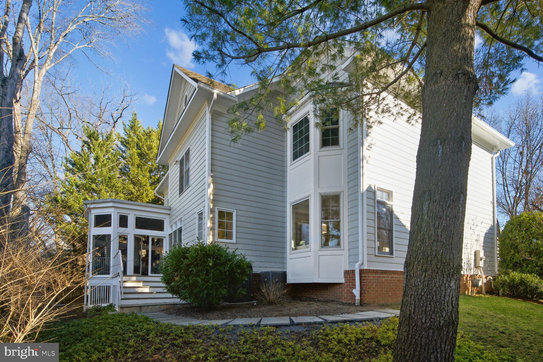 AYRLAWN - Residential